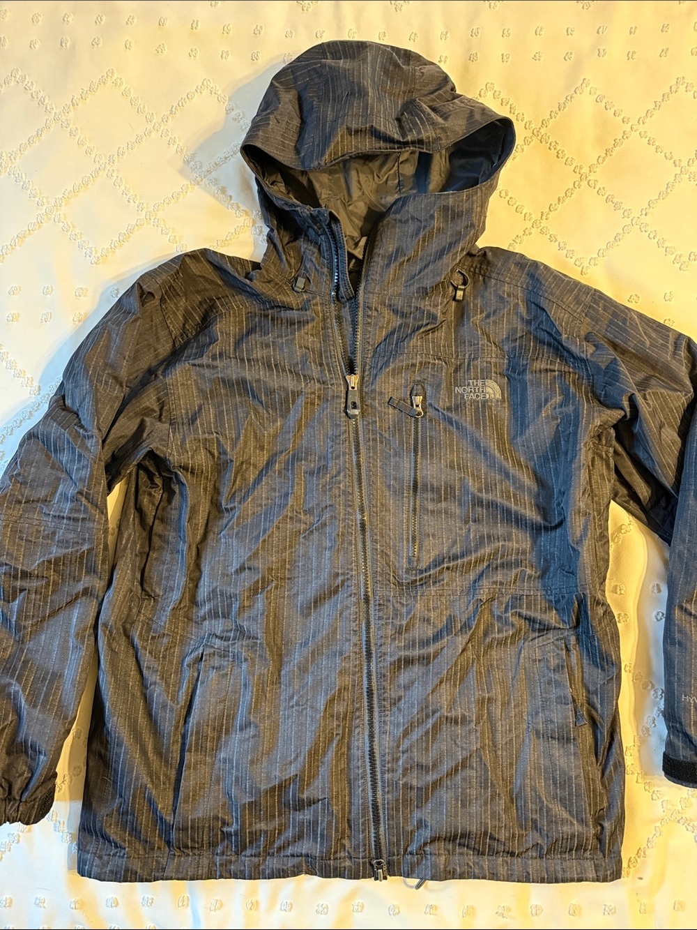 The North Face Men's Hooded Rain Jacket Charcoal Pinstripe Size Large